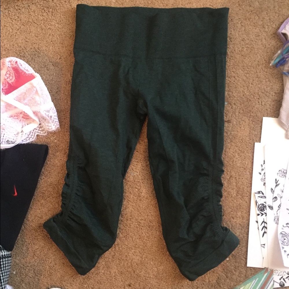 Lululemon crops